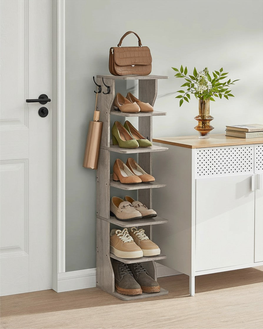 Tokari schoenenrek met 6 verdiepingen in grijs hout, inclusief haken voor accessoires in een hal.