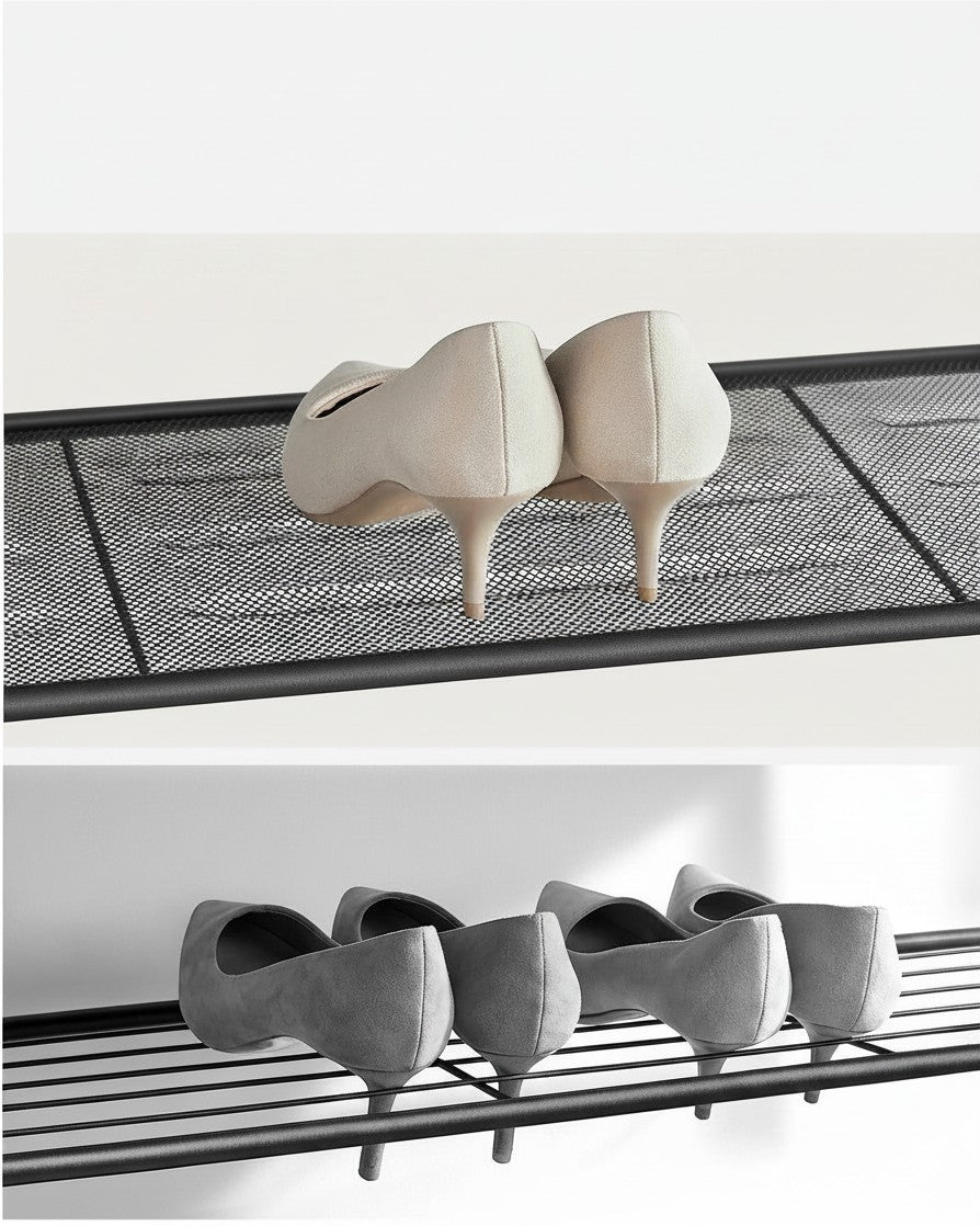 Tokari schoenenrek met zwarte metalen roosterplanken waarop beige pumps staan voor een georganiseerde hal